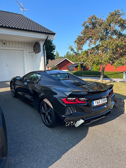 Chevrolet Corvette 3 of 5