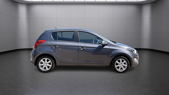 Hyundai i20 6 of 19