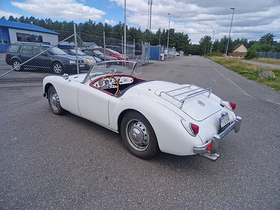 MG M 12 of 17