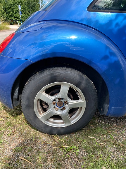 Volkswagen New Beetle 5 of 5