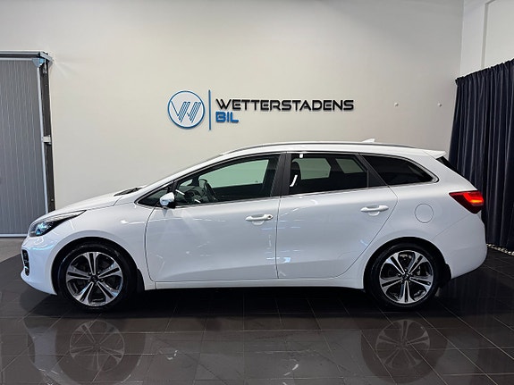 Kia Ceed 2 of 5