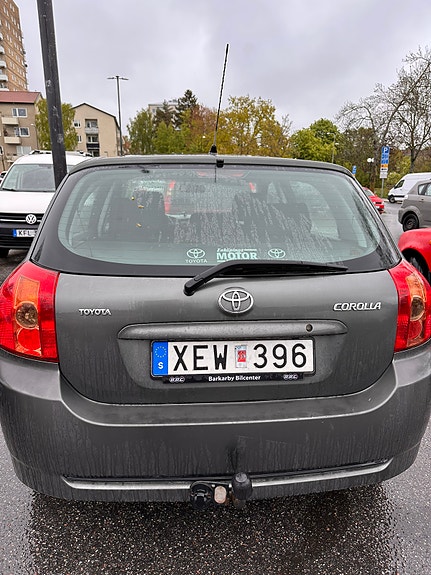 Toyota Corolla 4 of 8