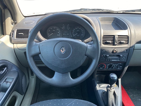 Renault Clio 6 of 8