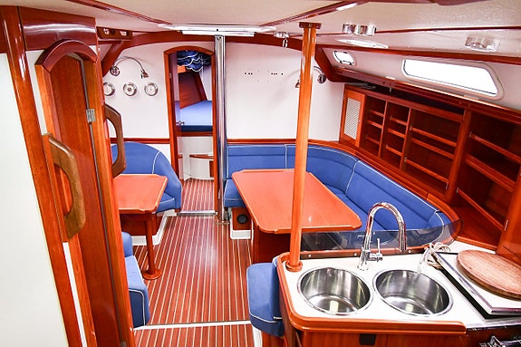 Hanse 411 8 of 24