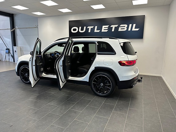Mercedes-Benz GLB220 d 3 of 5
