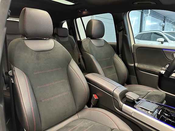 Mercedes-Benz GLB220 d 15 of 30