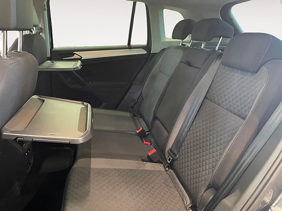 Volkswagen Tiguan 13 of 25