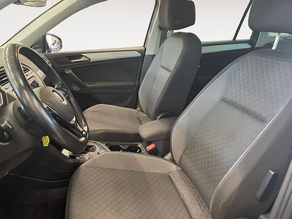 Volkswagen Tiguan 9 of 25