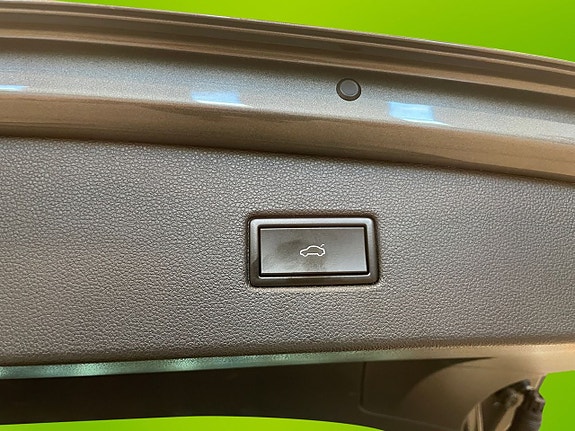 Volkswagen Tiguan 16 of 25