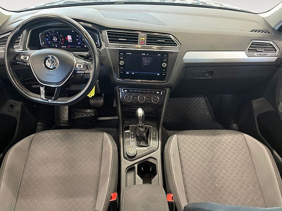 Volkswagen Tiguan 10 of 25
