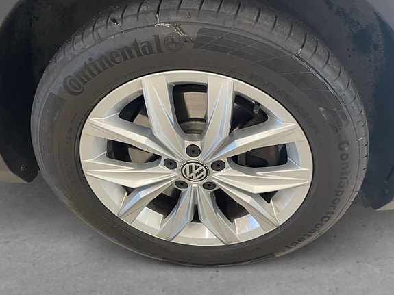 Volkswagen Tiguan 8 of 25
