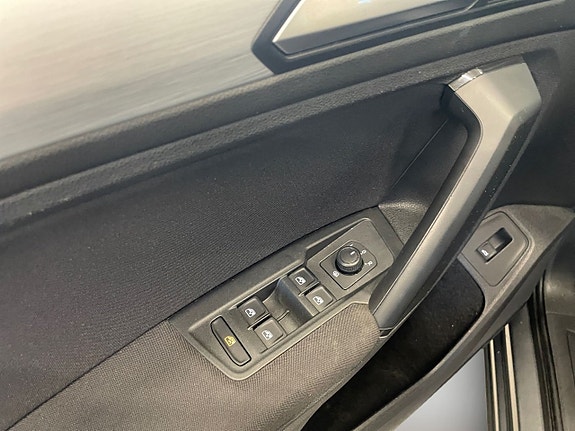 Volkswagen Tiguan 17 of 25