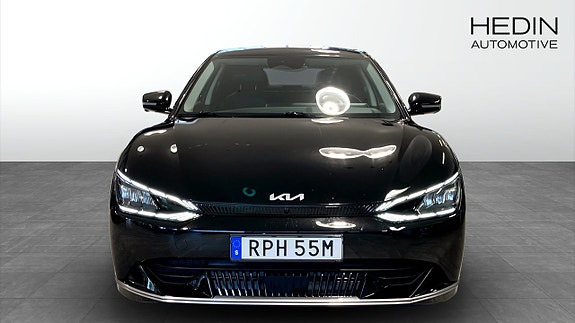 Kia EV6 8 of 18