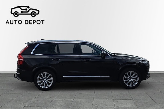 Volvo XC90 3 of 5