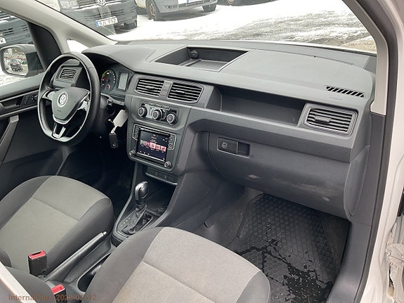 Volkswagen Caddy Maxi 16 of 25