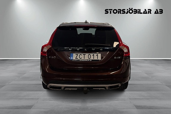 Volvo V60 Cross Country 4 of 5