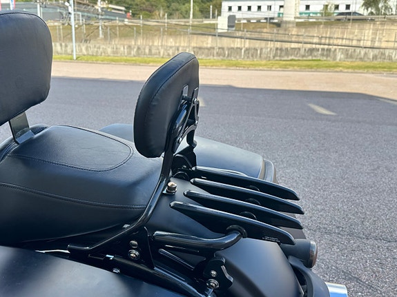 Harley-Davidson Street Glide 1.7 V-Twin Luft o buller sissy pakethållare 9 of 14