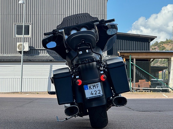 Harley-Davidson Street Glide 1.7 V-Twin Luft o buller sissy pakethållare 4 of 14