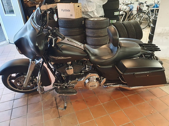 Harley-Davidson Street Glide 1.7 V-Twin Luft o buller sissy pakethållare 3 of 4