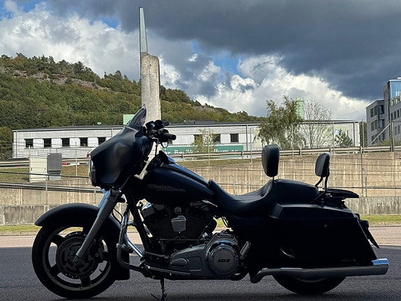 Harley-Davidson Street Glide 1.7 V-Twin Luft o buller sissy pakethållare 6 of 14