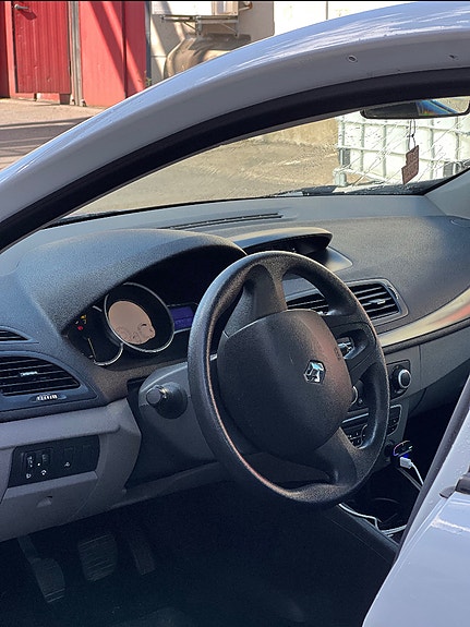 Renault Megane III 5 of 13