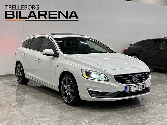 Volvo V60 2 of 5