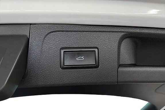 Volkswagen Passat 13 of 20