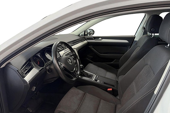 Volkswagen Passat 9 of 20