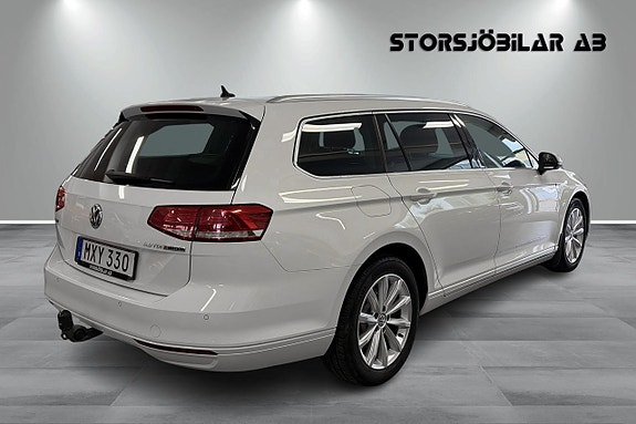 Volkswagen Passat 3 of 20