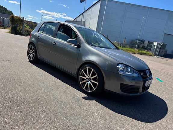 Volkswagen Golf V 8 of 20