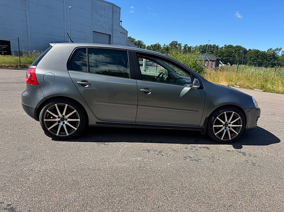 Volkswagen Golf V 7 of 20