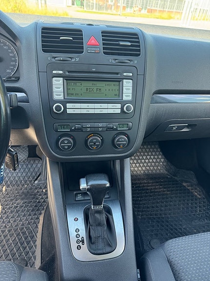 Volkswagen Golf V 15 of 20