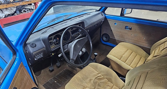 Volkswagen Golf I 3 of 5
