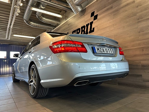 Mercedes-Benz E250 5 of 5