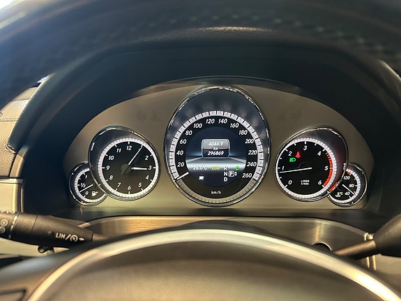 Mercedes-Benz E250 18 of 22