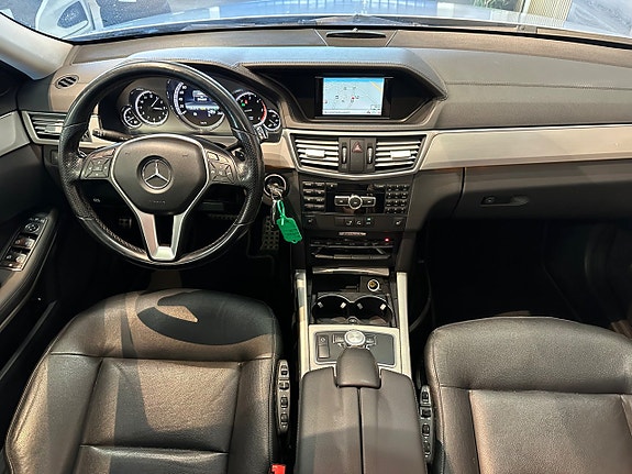 Mercedes-Benz E250 11 of 22