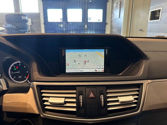 Mercedes-Benz E250 15 of 22