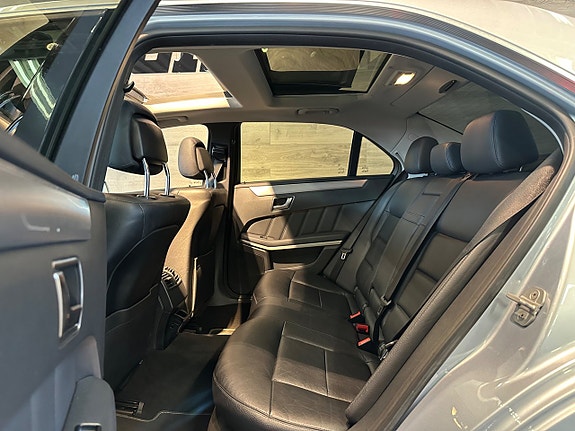 Mercedes-Benz E250 10 of 22