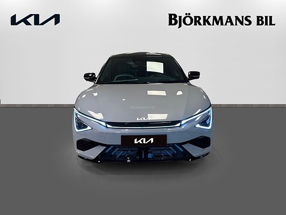 Kia EV6 2 of 5