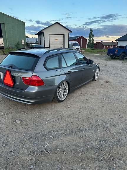 BMW 320d 3 of 6