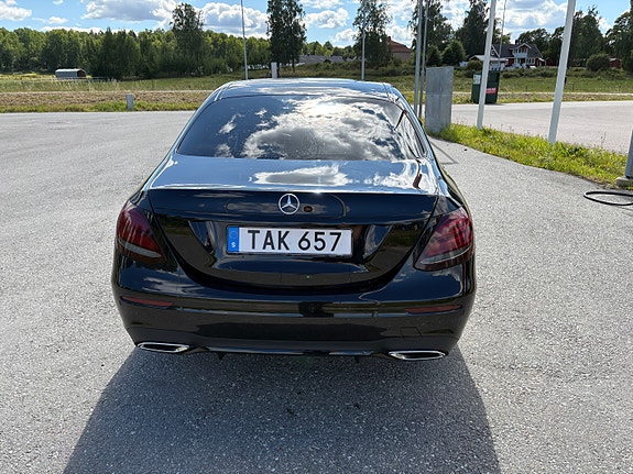 Mercedes-Benz E220 d 4 of 9