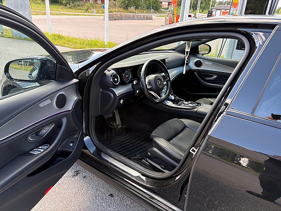 Mercedes-Benz E220 d 6 of 9
