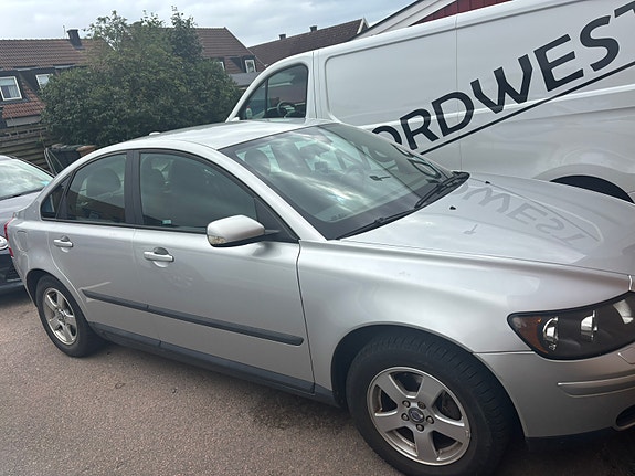 Volvo S40 2 of 6