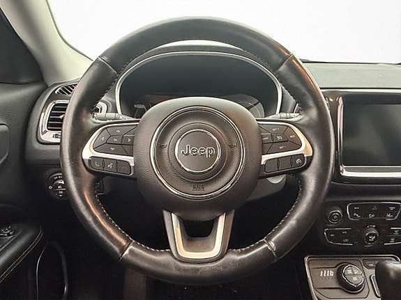 Jeep Compass 14 of 30