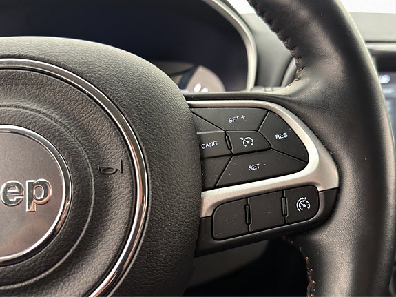 Jeep Compass 17 of 30