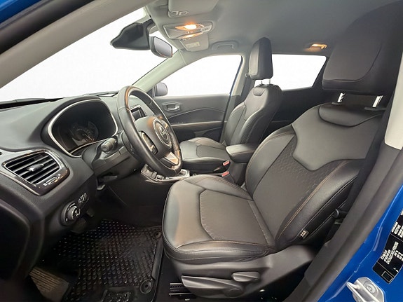 Jeep Compass 12 of 30