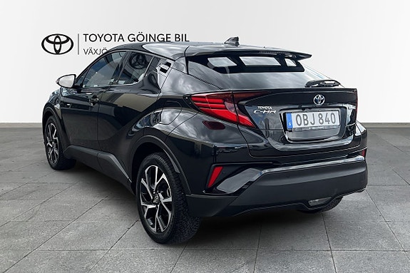 Toyota C-HR 3 of 5