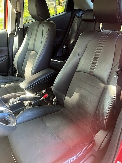 Mazda 2 4 of 4