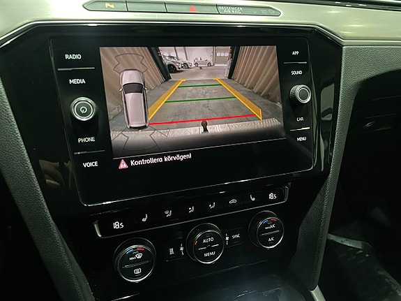 Volkswagen Passat Alltrack 21 of 27