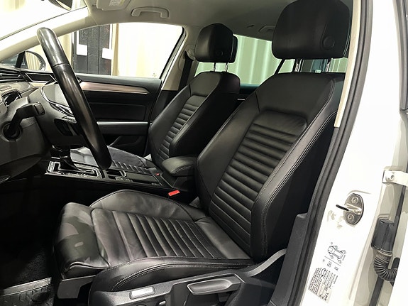 Volkswagen Passat Alltrack 11 of 27